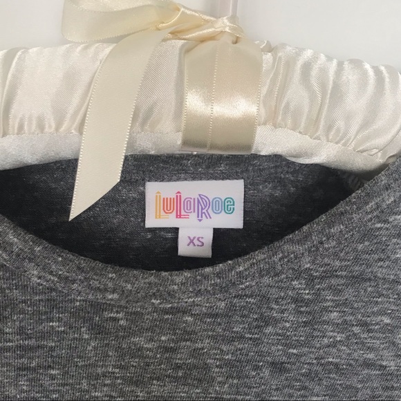 ⭐️🌴Lularoe Long Sleeve Tee - Picture 2 of 3